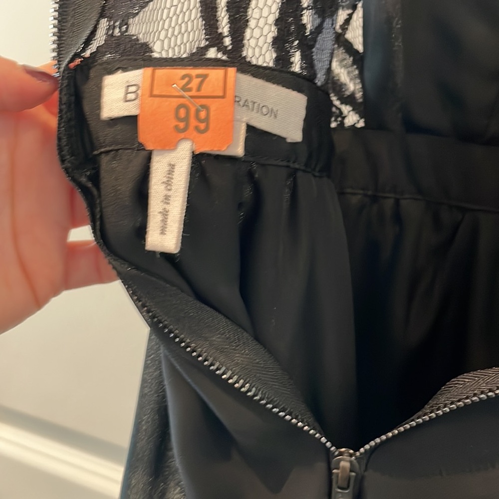 LIKE NEW BCBGeneration Dress Size 2 - Picture 9 of 10